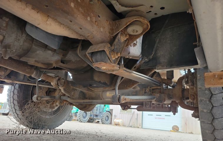 image for item OH9346 2002 Ford F450 Super Duty XLT Crew Cab flatbed truck