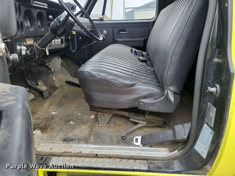 image for item OH9347 1986 GMC C7000 pumper fire truck