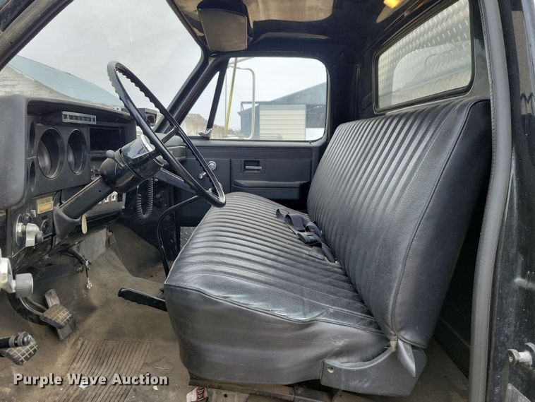 image for item OH9347 1986 GMC C7000 pumper fire truck