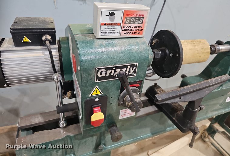 image for item OJ9022 Grizzly  G0462 wood lathe