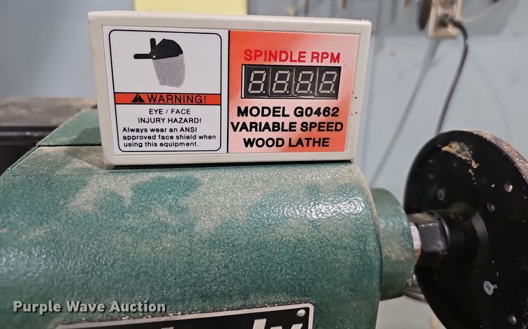 image for item OJ9022 Grizzly  G0462 wood lathe