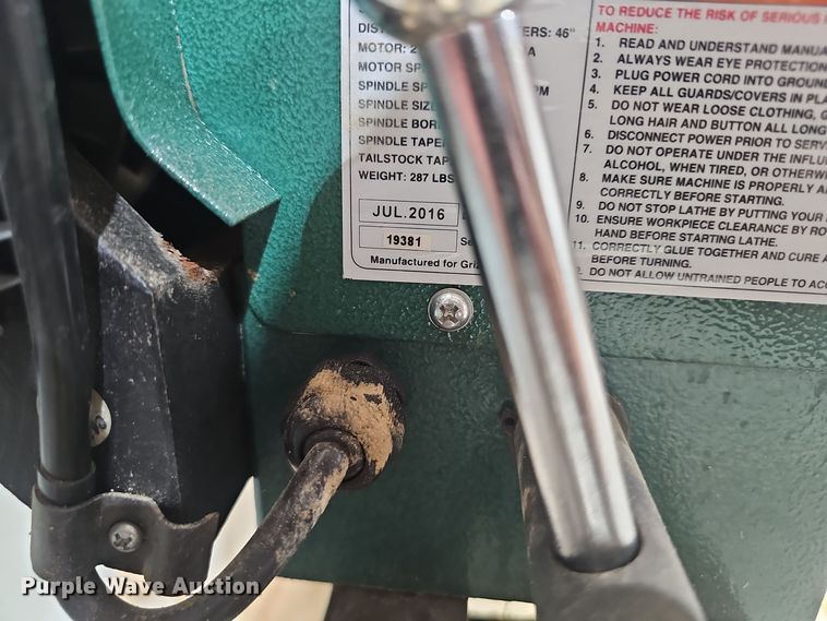 image for item OJ9022 Grizzly  G0462 wood lathe