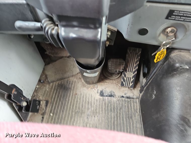 image for item OJ9025 2009 Blue Bird All American school bus