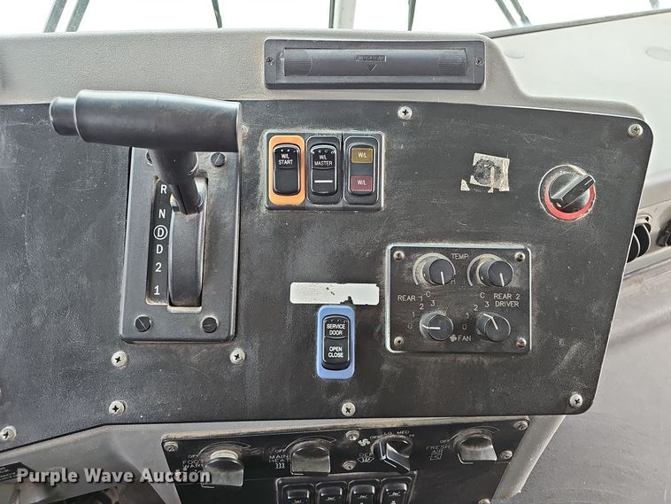 image for item OJ9025 2009 Blue Bird All American school bus