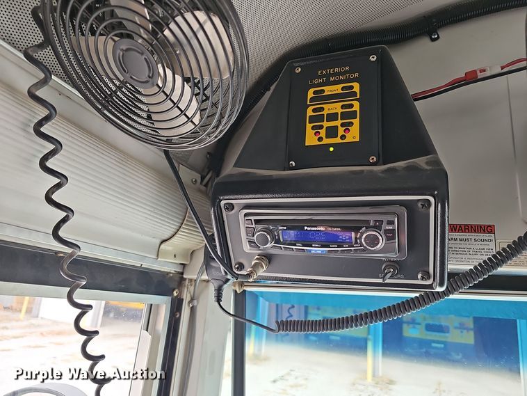 image for item OJ9025 2009 Blue Bird All American school bus