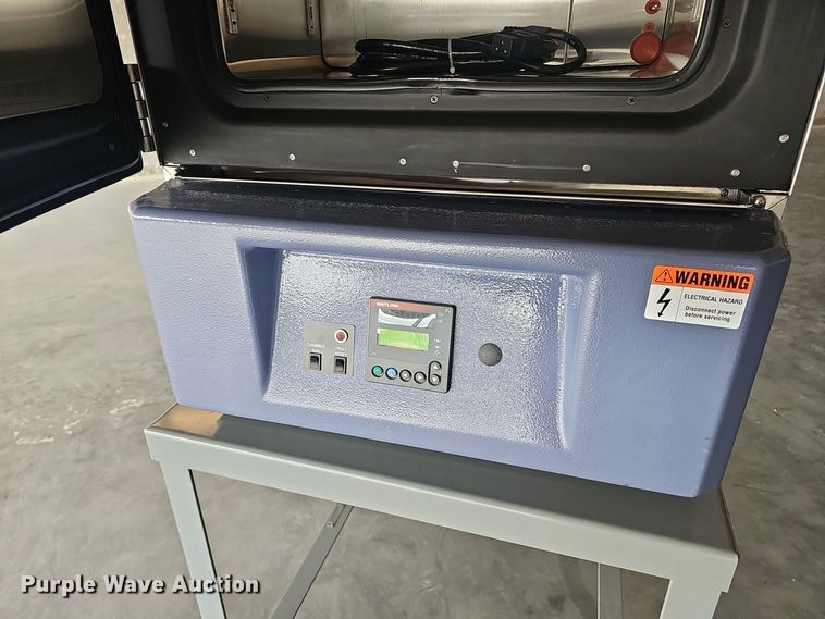 image for item OJ9049 2009 Espec BTZ-133 benchtop test chamber