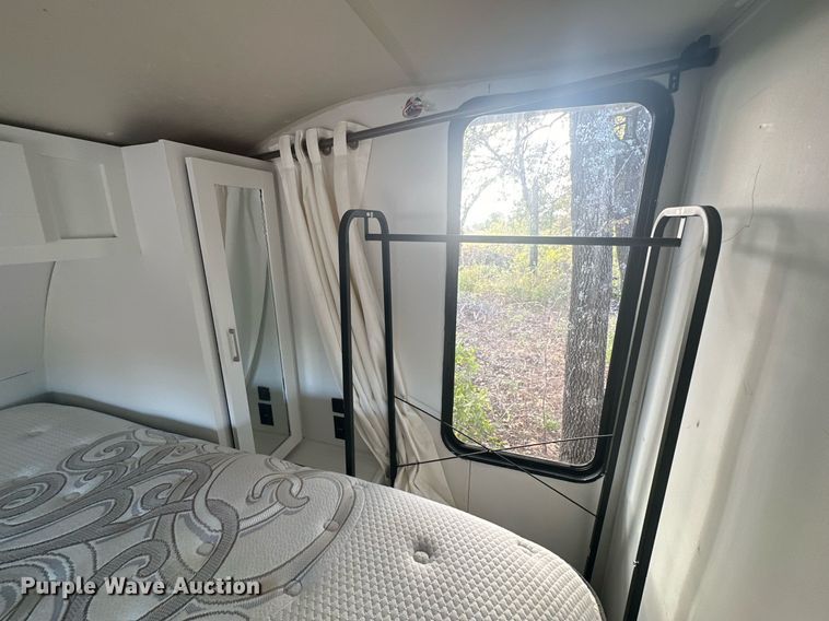 image for item DD3433 2019 Forrest River Salem FSX toy hauler camper