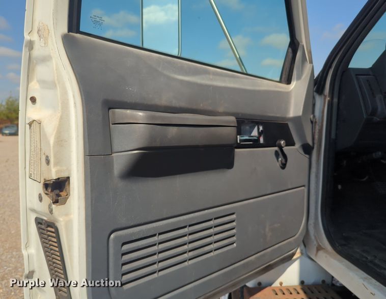 image for item DL1051 1996 GMC 7C500 box truck