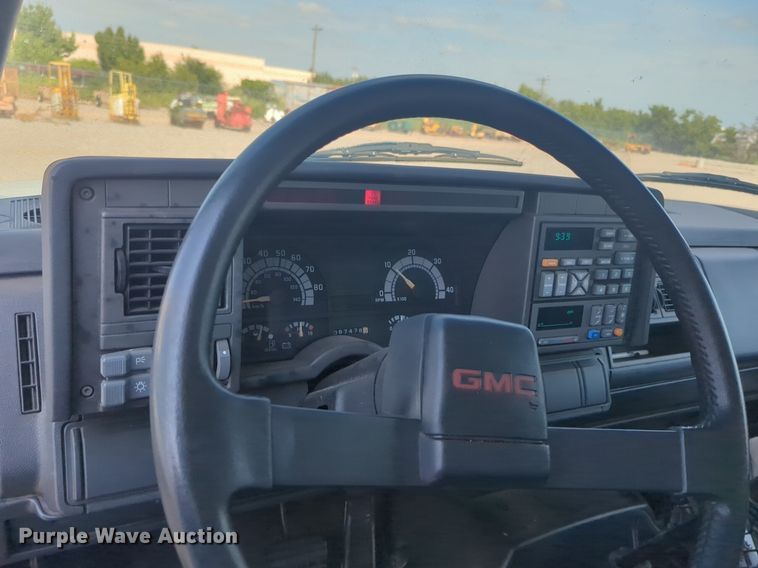 image for item DL1051 1996 GMC 7C500 box truck