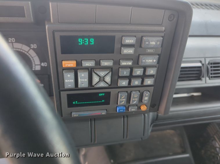 image for item DL1051 1996 GMC 7C500 box truck