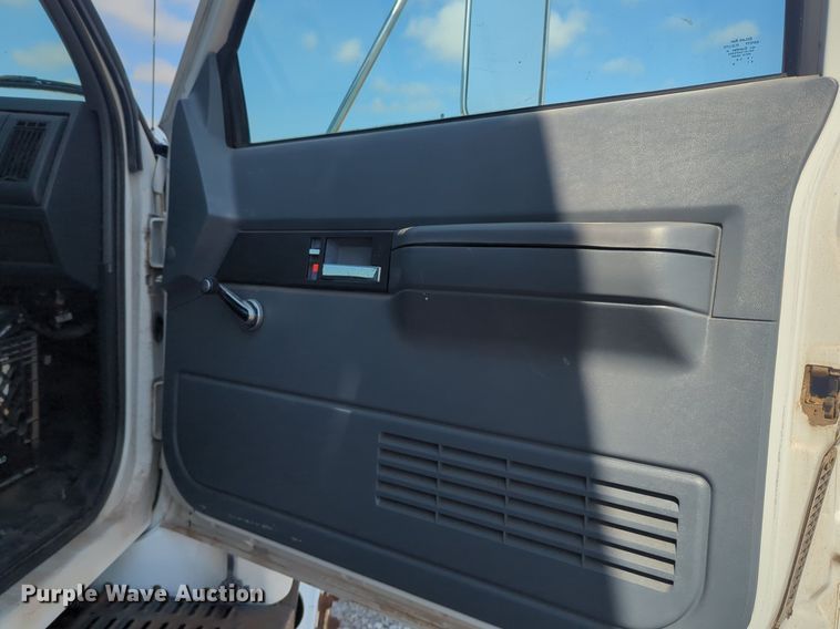 image for item DL1051 1996 GMC 7C500 box truck