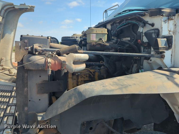 image for item DL1051 1996 GMC 7C500 box truck