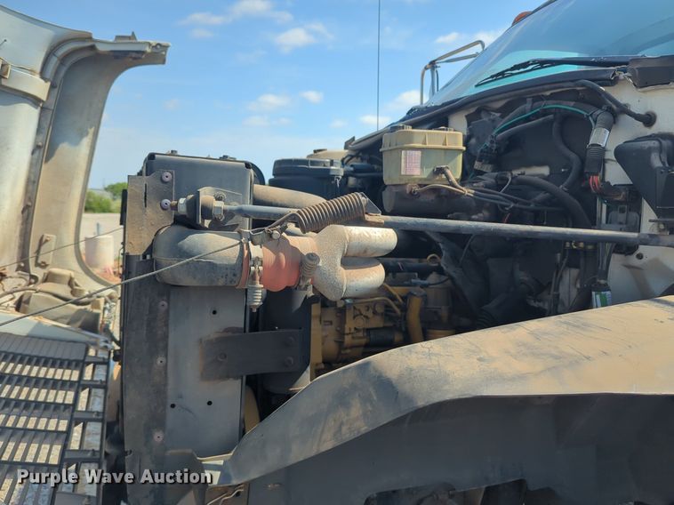 image for item DL1051 1996 GMC 7C500 box truck