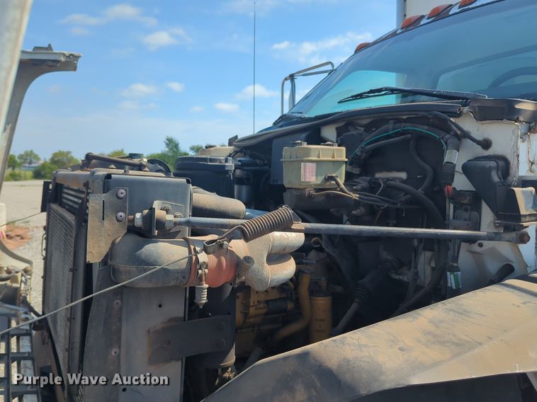 image for item DL1051 1996 GMC 7C500 box truck