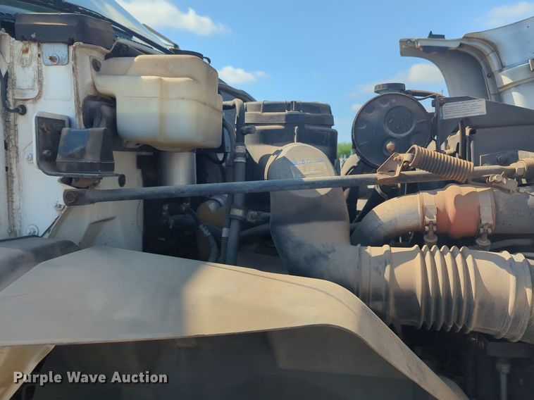 image for item DL1051 1996 GMC 7C500 box truck