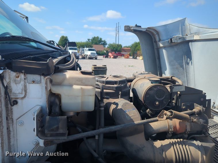 image for item DL1051 1996 GMC 7C500 box truck