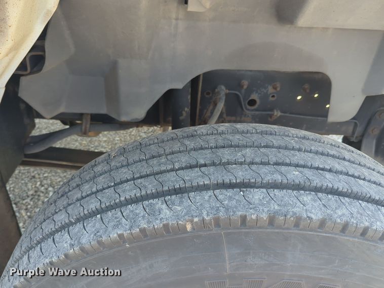 image for item DL1051 1996 GMC 7C500 box truck