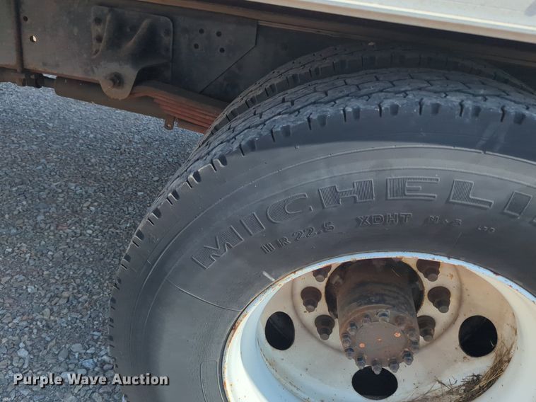 image for item DL1051 1996 GMC 7C500 box truck