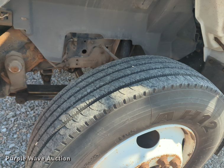 image for item DL1051 1996 GMC 7C500 box truck