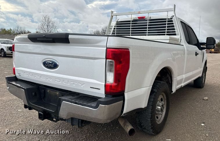 image for item DO7620 2018 Ford F250 Super Duty SuperCab pickup truck