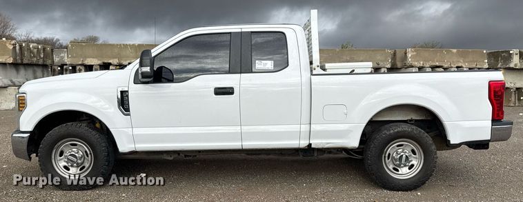 image for item DO7620 2018 Ford F250 Super Duty SuperCab pickup truck
