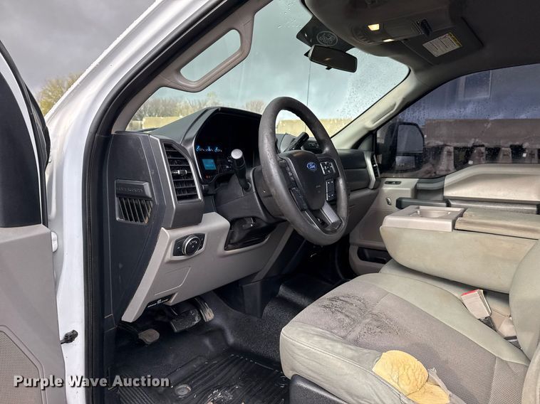 image for item DO7620 2018 Ford F250 Super Duty SuperCab pickup truck