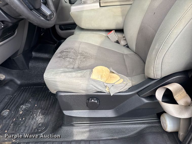 image for item DO7620 2018 Ford F250 Super Duty SuperCab pickup truck