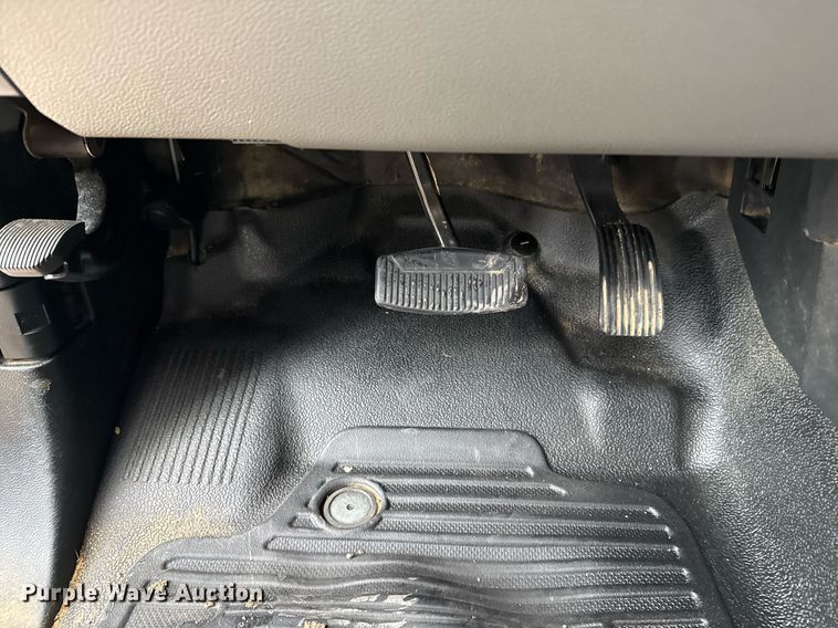 image for item DO7620 2018 Ford F250 Super Duty SuperCab pickup truck