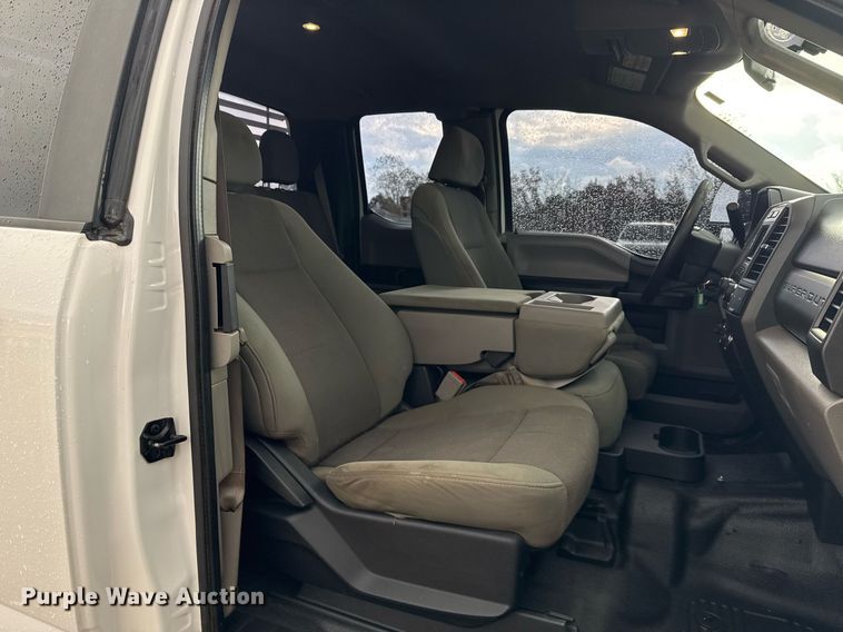 image for item DO7620 2018 Ford F250 Super Duty SuperCab pickup truck