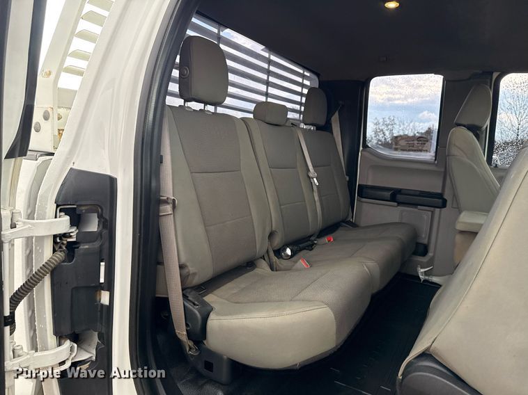 image for item DO7620 2018 Ford F250 Super Duty SuperCab pickup truck