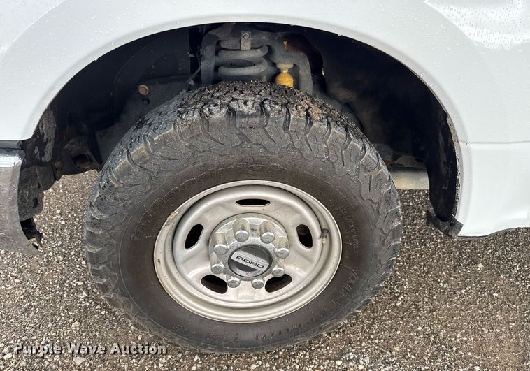 image for item DO7620 2018 Ford F250 Super Duty SuperCab pickup truck