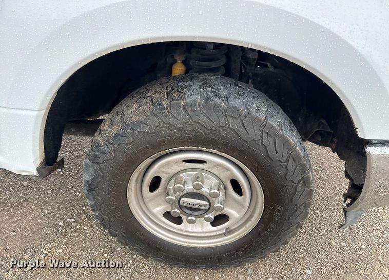 image for item DO7620 2018 Ford F250 Super Duty SuperCab pickup truck