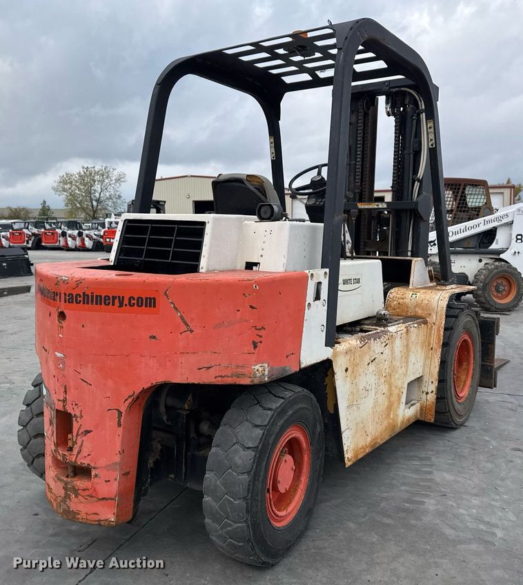 image for item DO7623 Bobcat V80E forklift
