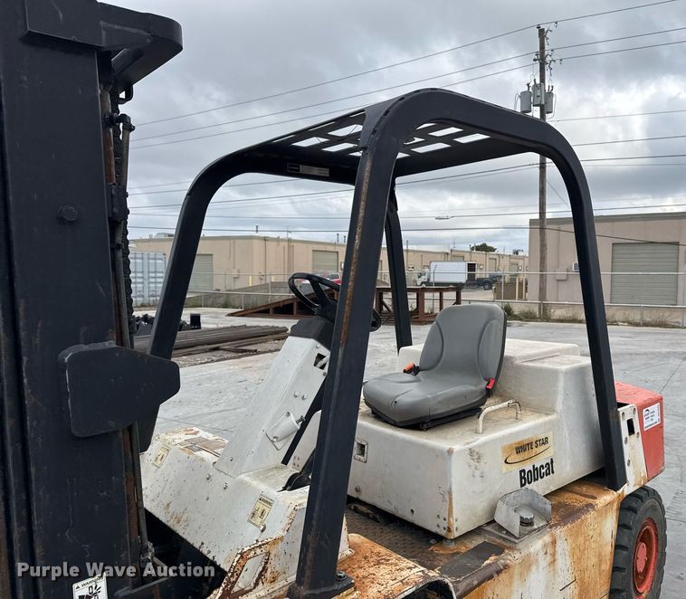 image for item DO7623 Bobcat V80E forklift