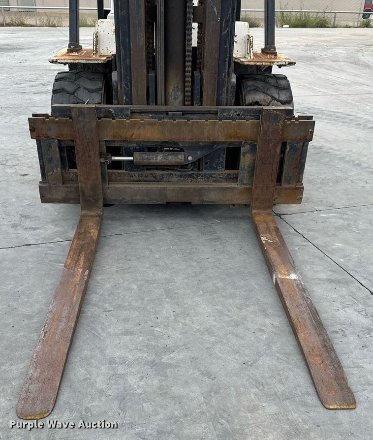 image for item DO7623 Bobcat V80E forklift