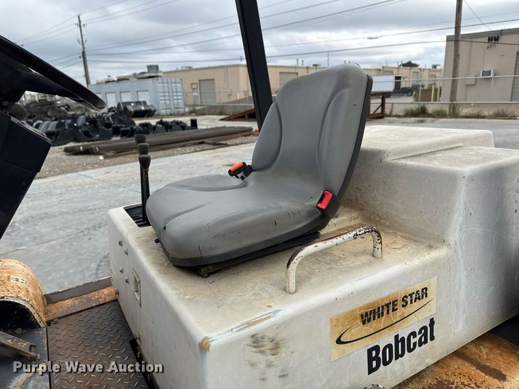 image for item DO7623 Bobcat V80E forklift