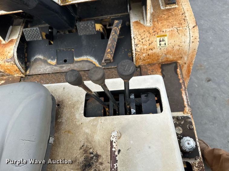 image for item DO7623 Bobcat V80E forklift