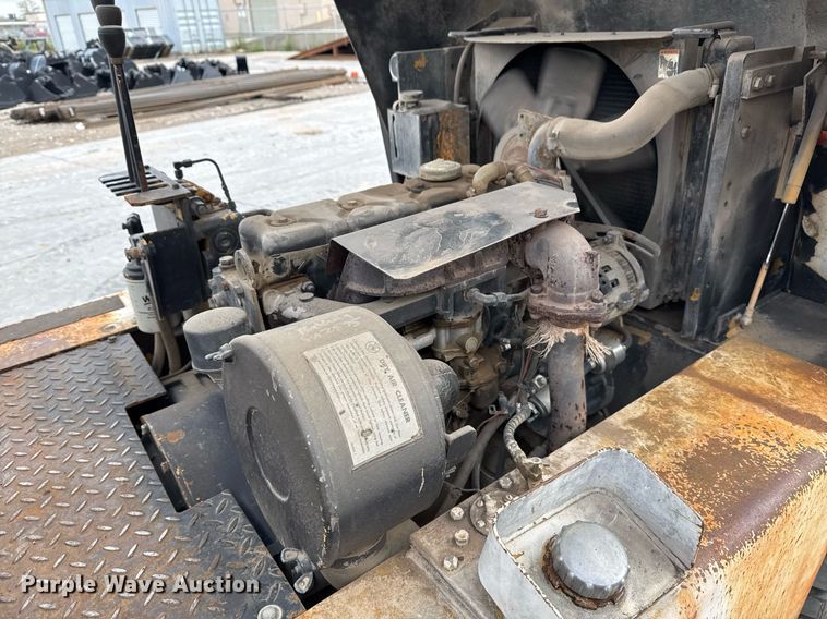 image for item DO7623 Bobcat V80E forklift