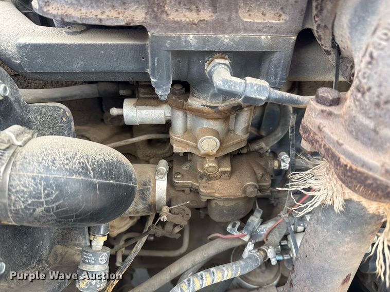 image for item DO7623 Bobcat V80E forklift