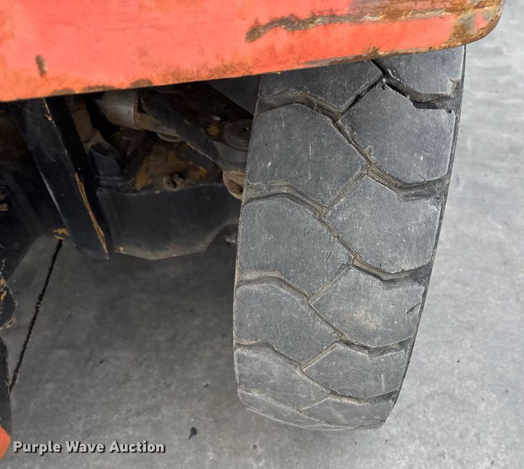 image for item DO7623 Bobcat V80E forklift