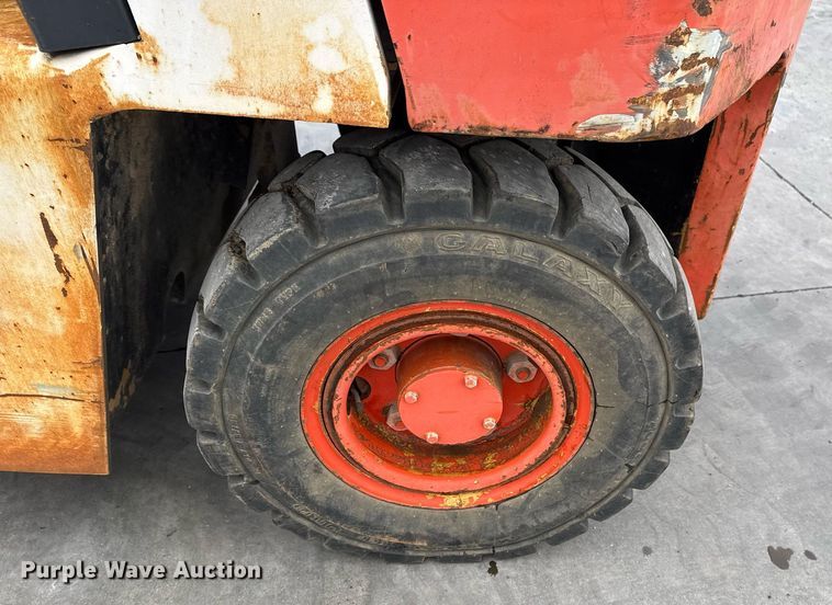 image for item DO7623 Bobcat V80E forklift