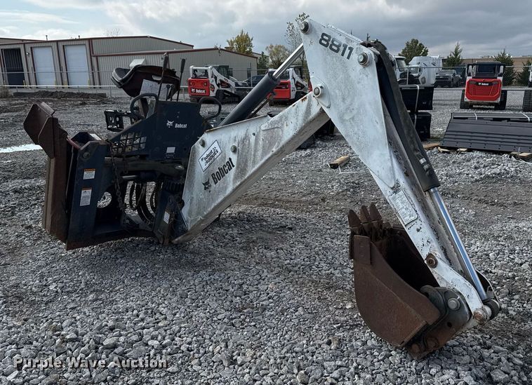image for item DO7630 Bobcat 8811 backhoe attachment