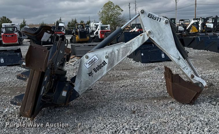 image for item DO7630 Bobcat 8811 backhoe attachment
