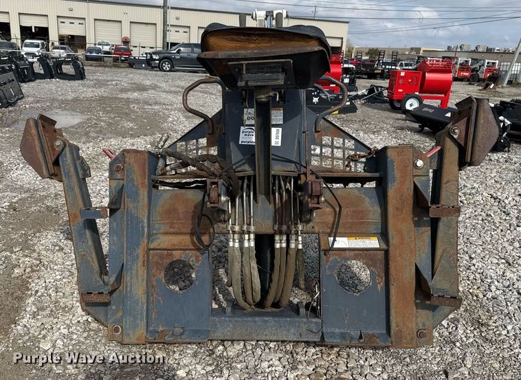 image for item DO7630 Bobcat 8811 backhoe attachment