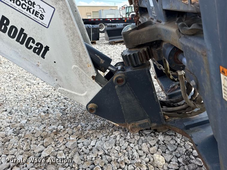 image for item DO7630 Bobcat 8811 backhoe attachment