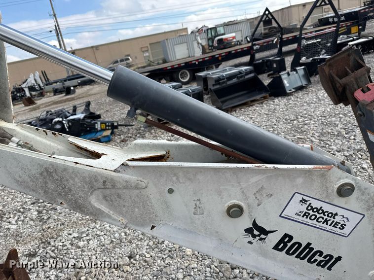 image for item DO7630 Bobcat 8811 backhoe attachment