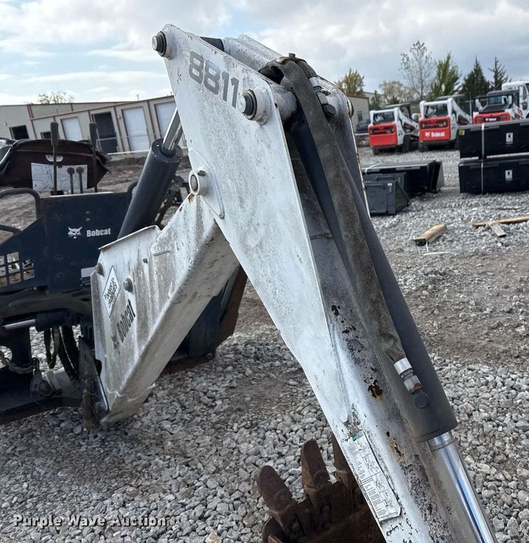 image for item DO7630 Bobcat 8811 backhoe attachment