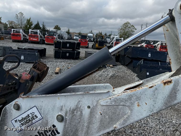 image for item DO7630 Bobcat 8811 backhoe attachment