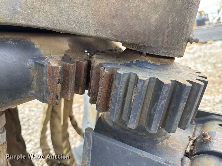 image for item DO7630 Bobcat 8811 backhoe attachment