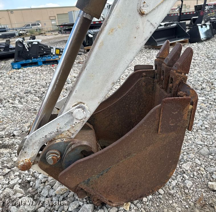 image for item DO7630 Bobcat 8811 backhoe attachment